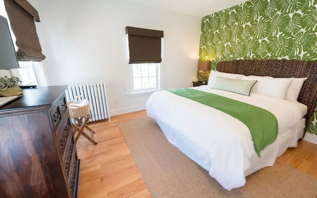 photo 2 of Spring Street Inn