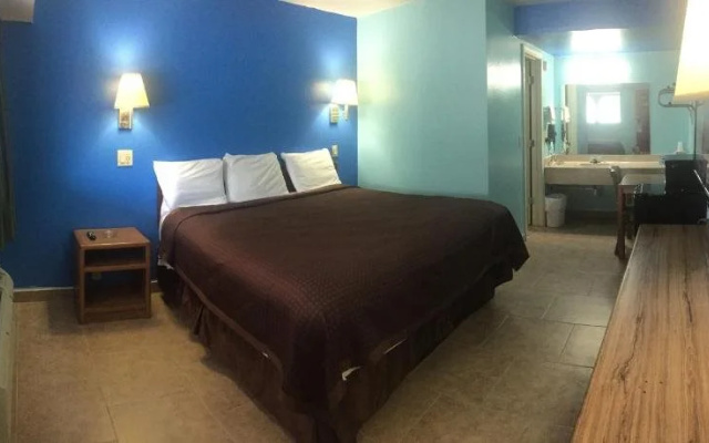 photo 2 of Springdale Inn