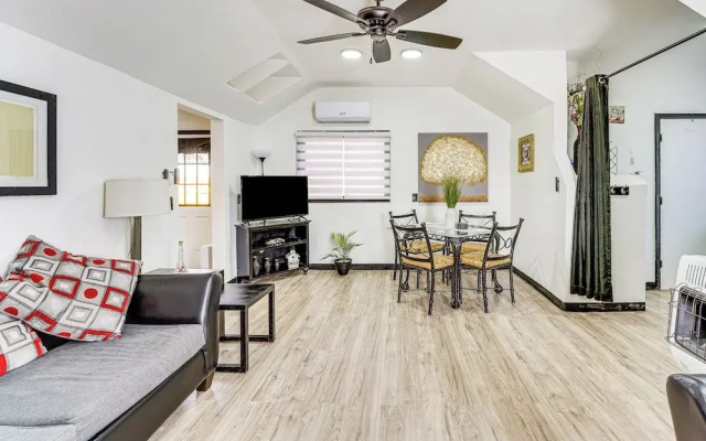 photo 2 of Springdale Vacation Rental ~ 9 Mi to Fayetteville!