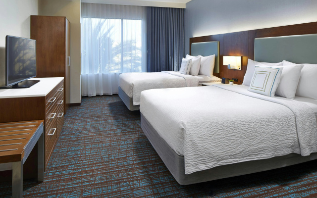 photo 2 of SpringHill Suites by Marriott at Anaheim Resort Area/Convention Center (Women only)