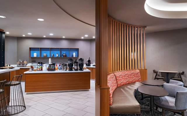 photo 4 of SpringHill Suites by Marriott DFW Airport East/Las Colinas