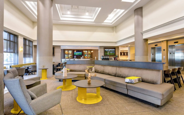photo 2 of SpringHill Suites by Marriott Miami Airport South Blue Lagoon Area