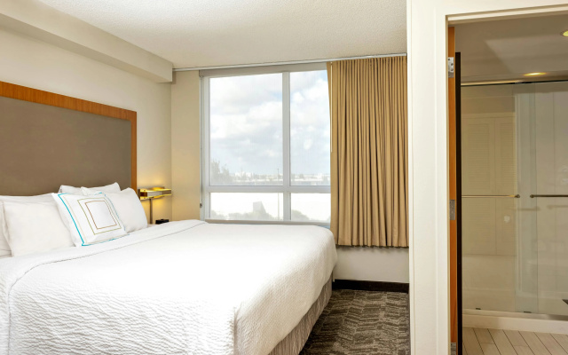 photo 4 of SpringHill Suites by Marriott Miami Airport South Blue Lagoon Area