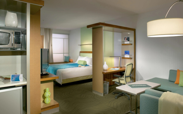photo 5 of SpringHill Suites Orlando at FLAMINGO CROSSINGS® Town Center/Western Entrance