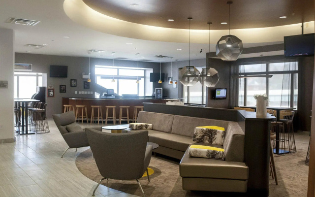 photo 2 of SpringHill Suites Cincinnati Midtown