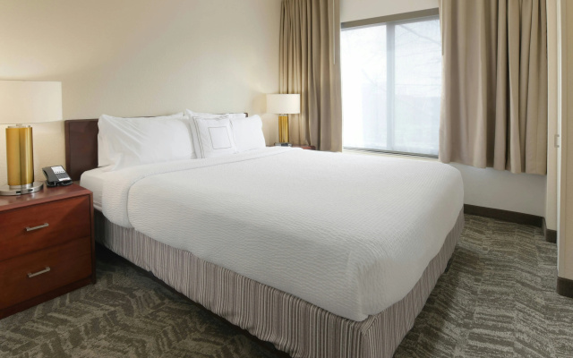 photo 4 of SpringHill Suites by Marriott Dallas Addison/Quorum Drive