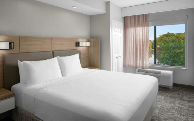 photo 4 of SpringHill Suites Grand Rapids Airport Southeast
