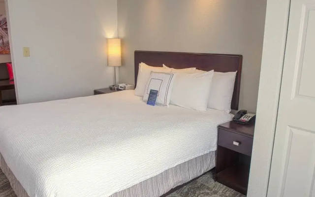 photo 3 of SpringHill Suites Houston Pearland