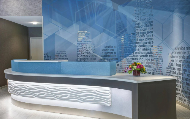 photo 2 of SpringHill Suites Milwaukee Downtown