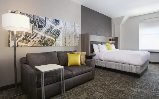 photo 3 of SpringHill Suites Milwaukee Downtown