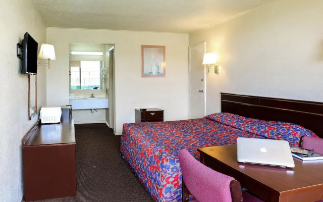 photo 3 of SPRINGWOOD HOTEL, Opelika I-85 Columbus Pkwy