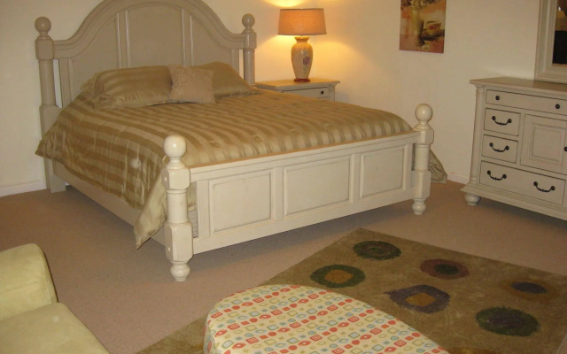 photo 3 of Square Inn