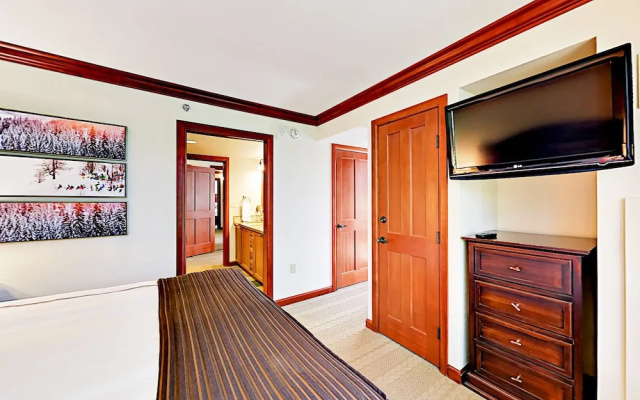 photo 3 of Squaw Creek 1br King Suite Corner Valley View 1 Bedroom Condo