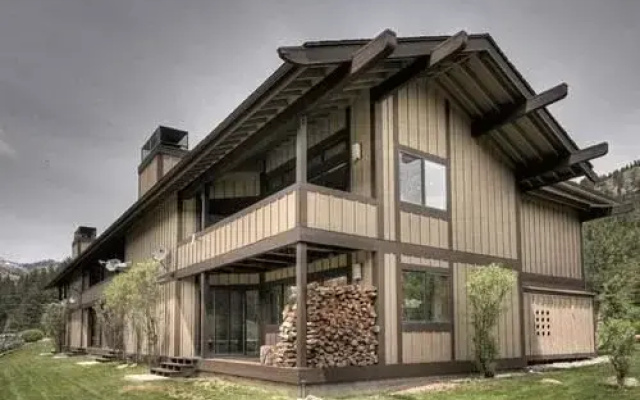 photo 2 of Squaw Valley Meadows Condo