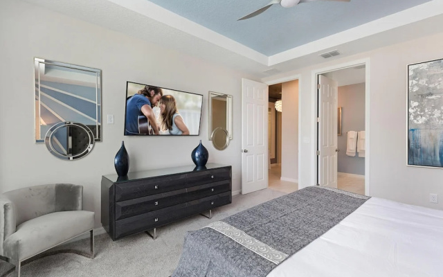 photo 5 of Sr019v: 8 Bed, Social Media, Minions, Pool, Shuffle Board