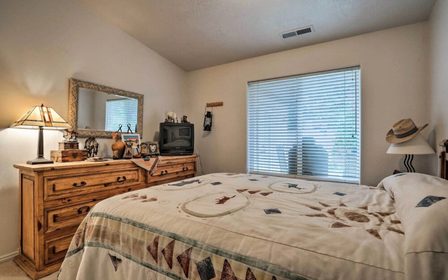 photo 3 of St. George Townhome w/ Patio - Near Natl Parks