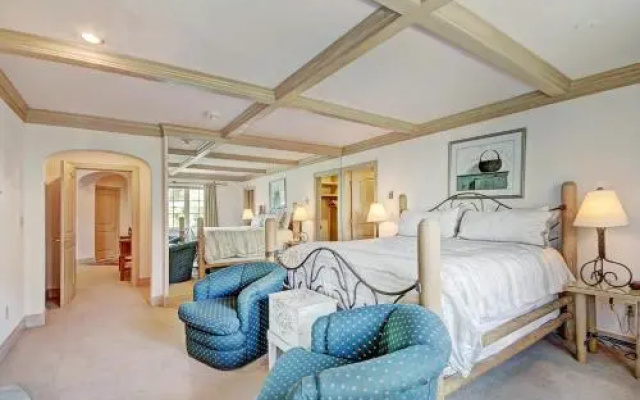photo 2 of St. James PL4
