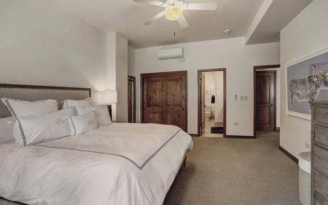 photo 4 of St. James Place PL7 - 3 Br Condo