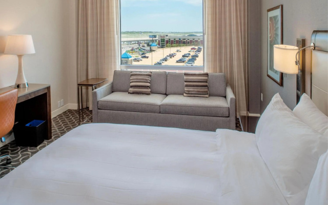 photo 5 of Marriott St. Louis Airport
