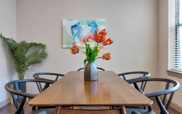 photo 4 of St Louis Stylish 2BD 2BA Central West End Apartment