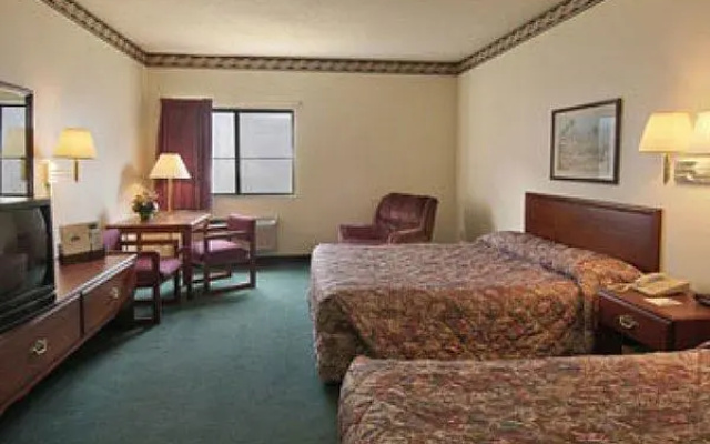 photo 4 of Travelodge by Wyndham St. Louis