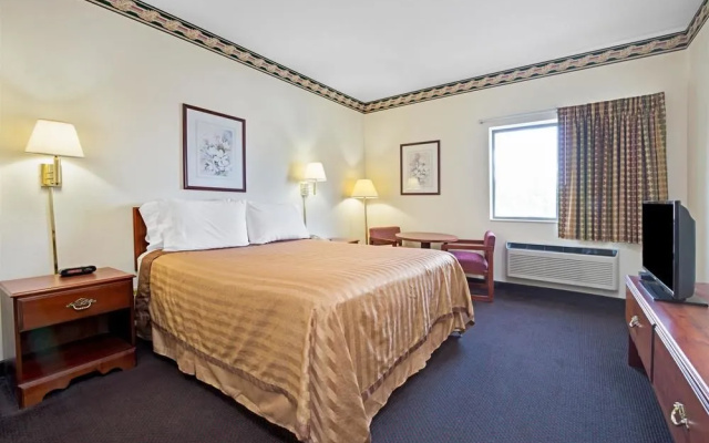 photo 3 of St. Louis Travelodge
