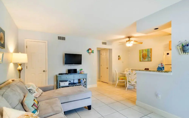 photo 3 of Steps to St. Pete Beach: Condo w/ Pool!
