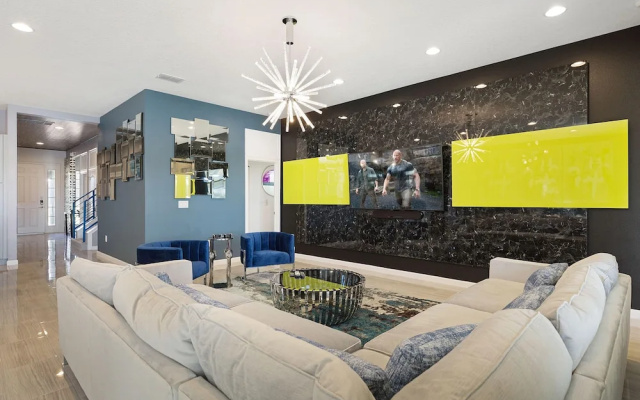 photo 3 of St010v: 10 Bed, Spiderman, Fashionista