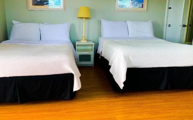 photo 4 of Sta 'n Pla Marina Resort