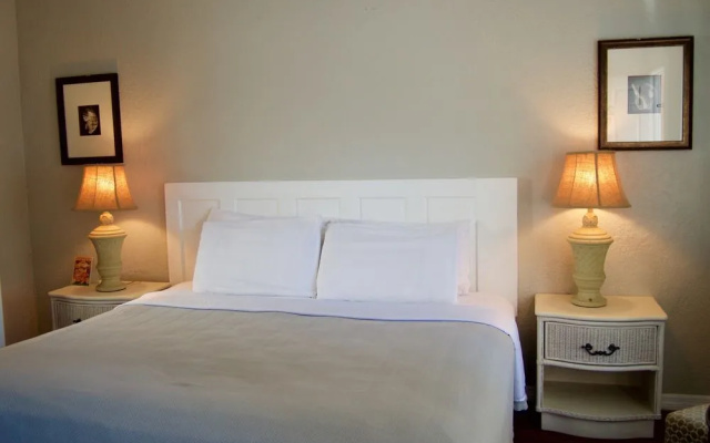 photo 4 of Sta 'n Pla Motel