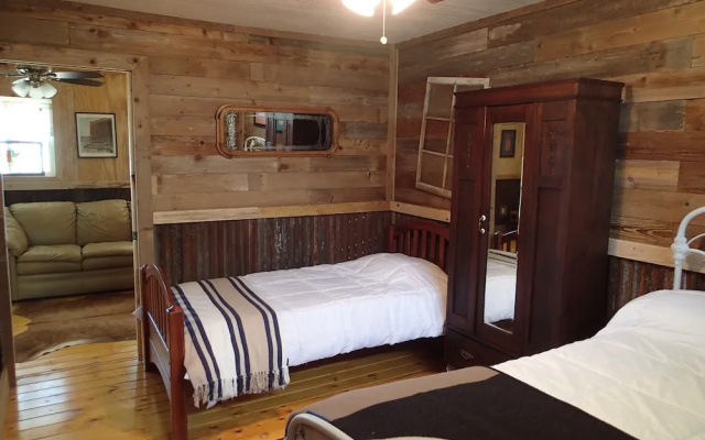 photo 3 of Stagecoach Cabins