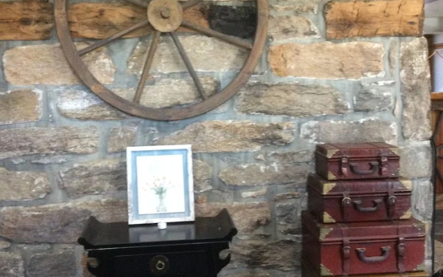 photo 2 of Stagecoach House Inn