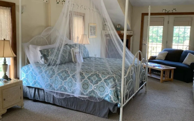 photo 4 of Stagecoach House Inn