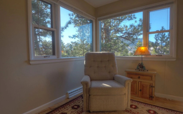 photo 3 of Staghorn Chalet - 3 Br Home