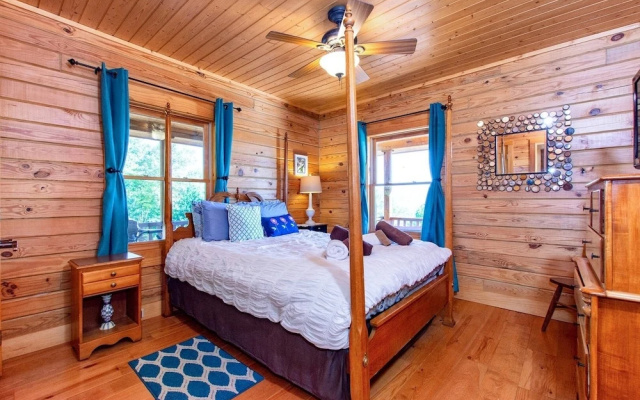photo 4 of Stairway to Heaven - 4 Br Cabin