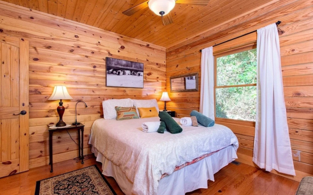 photo 5 of Stairway to Heaven - 4 Br Cabin