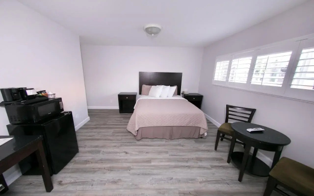 photo 3 of Metropolitan Inn & Suites