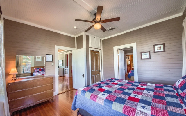 photo 4 of Star Haus DT 292 5 Bedroom Home by RedAwning
