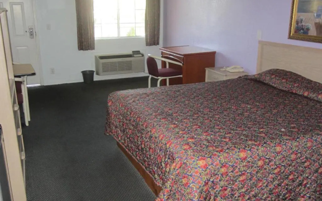 photo 5 of Starlight Inn Valley Boulevard