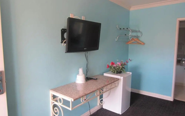 photo 2 of Starlight Inn Van Nuys