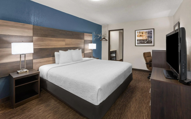 photo 3 of Baymont by Wyndham Downtown Detroit