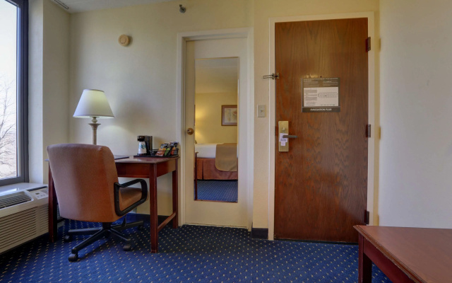 photo 3 of SureStay Plus Hotel by Best Western Chicago Lombard