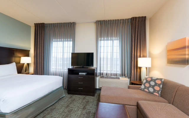 photo 3 of Staybridge Suites Chicago-Oakbrook Terrace by IHG
