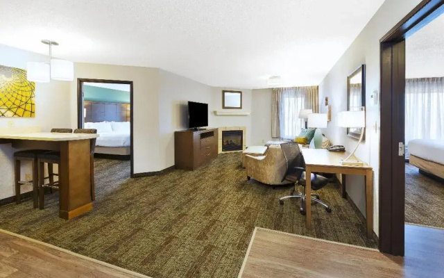 photo 3 of Staybridge Suites Columbia Hwy 63 And I 70