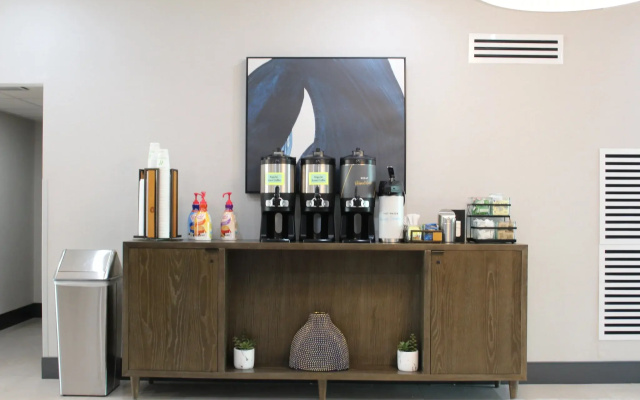 photo 3 of Staybridge Suites Dallas Market Ctr Love Field by IHG