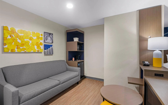 photo 3 of Comfort Inn & Suites Savannah Airport