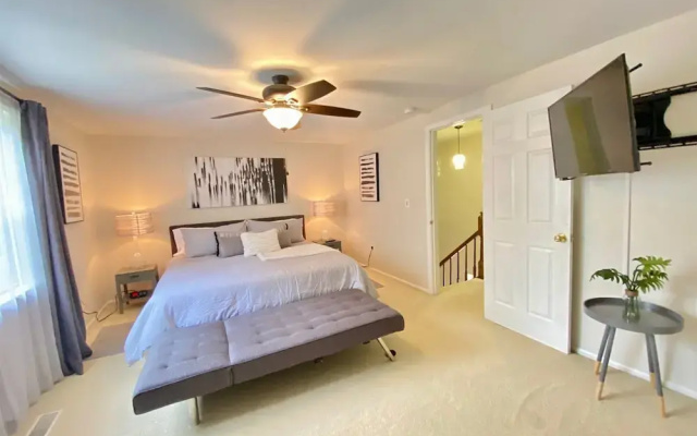 photo 2 of Top Rated Townhome - Our Reviews say it All. Large Discount During Pandemic. Self Checkin, Pet Friendly! Super-host Support