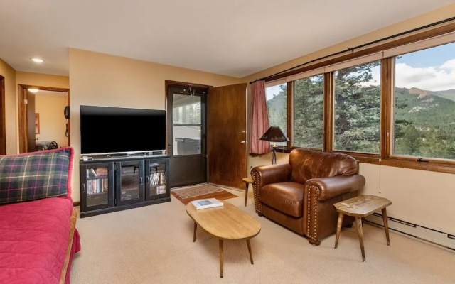 photo 4 of Stevenson Family Vacation At Windcliff 3 Bedroom Home by RedAwning