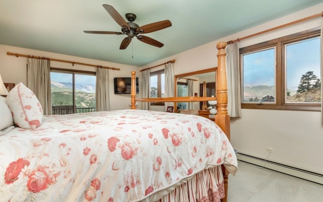 photo 5 of Stevenson Family Vacation At Windcliff 3 Bedroom Home by RedAwning