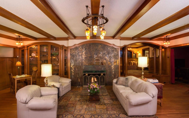 photo 2 of Stewart Inn